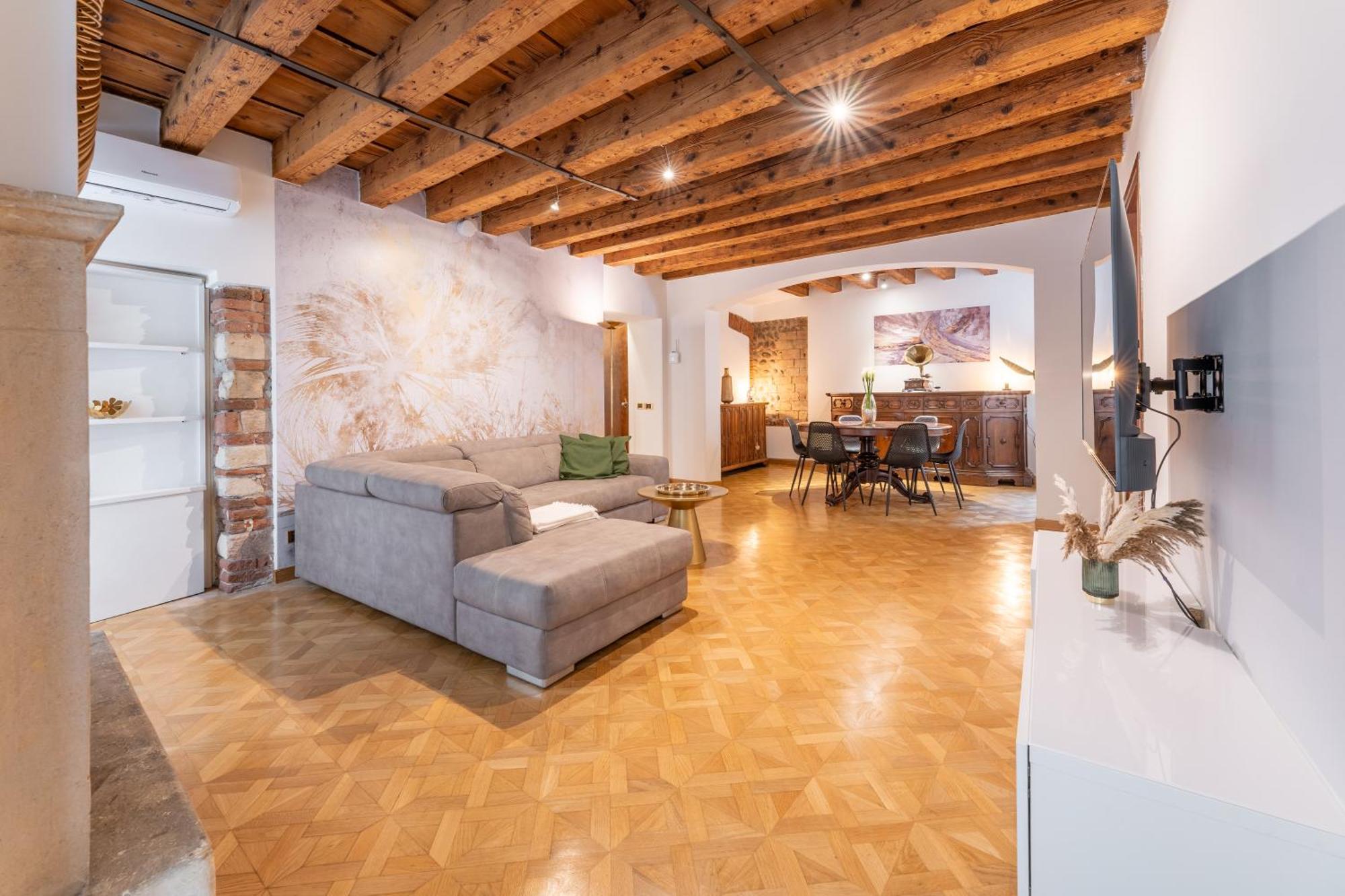 Sgarzerie Luxury Flat 2 Rooms 120Mq Verona Bagian luar foto