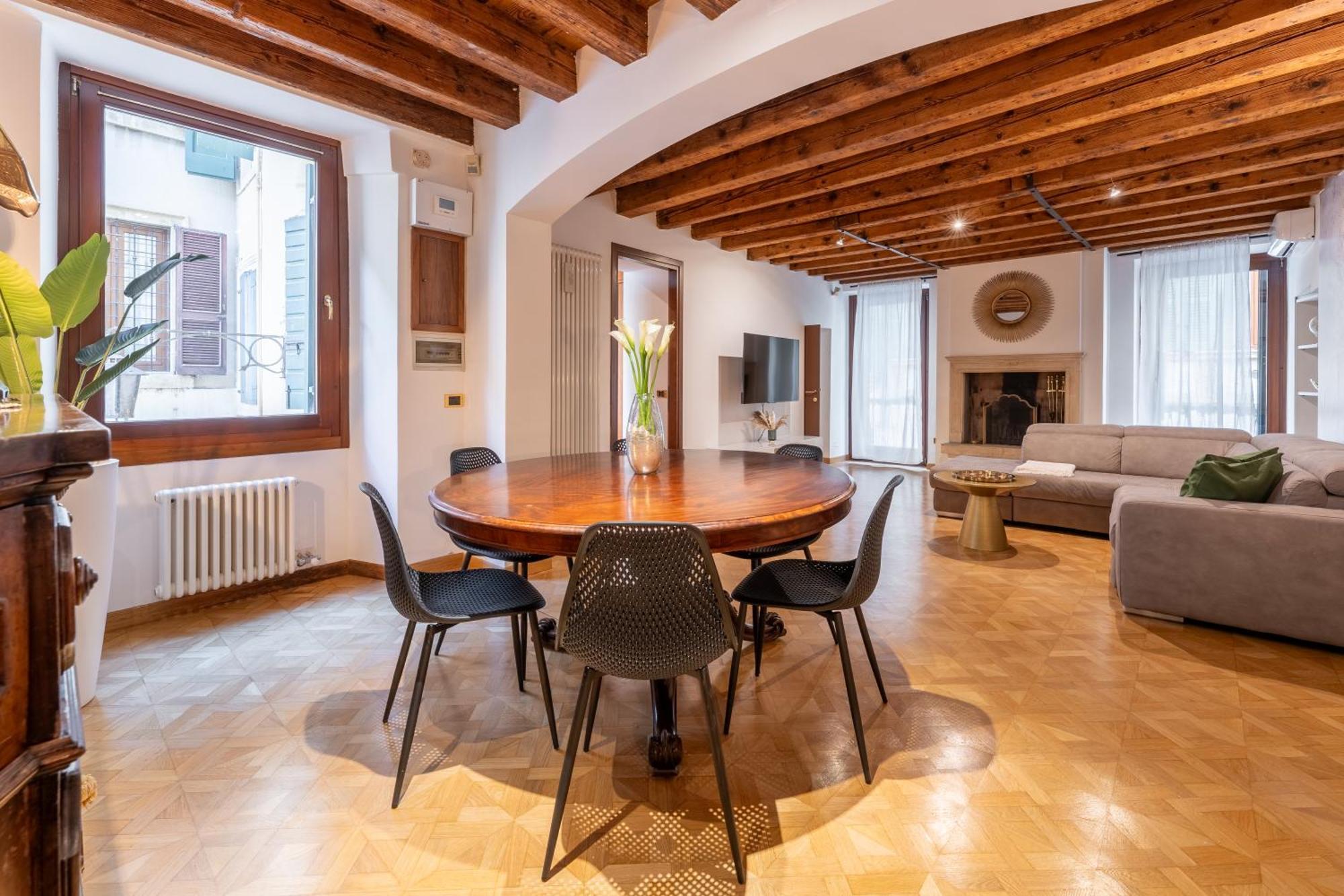 Sgarzerie Luxury Flat 2 Rooms 120Mq Verona Bagian luar foto